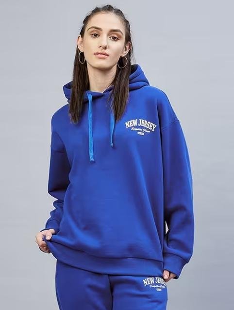 Women's front print sweatshirt - Image 2